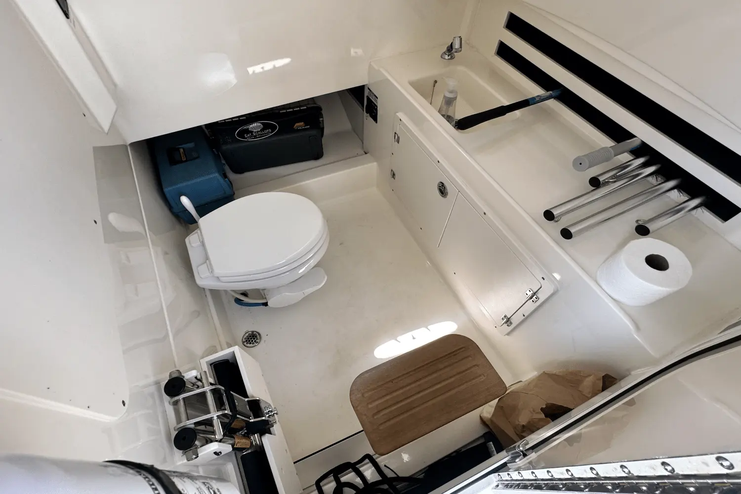 Thumbnail von Boston Whaler 330 Outrage