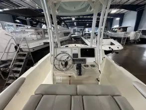 Thumbnail von Boston Whaler 220 Dauntless