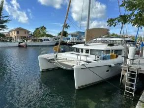 Thumbnail von Lagoon 420 Anchored Soul