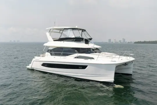 Aquila 44 Yacht