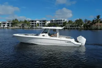 Thumbnail von Boston Whaler 360 Outrage