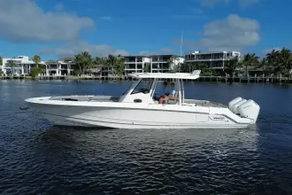 Thumbnail von Boston Whaler 360 Outrage