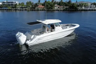 Thumbnail von Boston Whaler 360 Outrage
