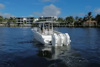 Thumbnail von Boston Whaler 360 Outrage