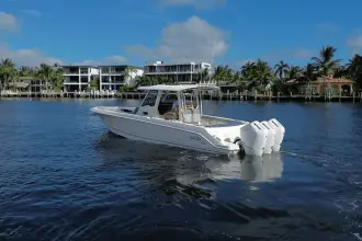 Thumbnail von Boston Whaler 360 Outrage