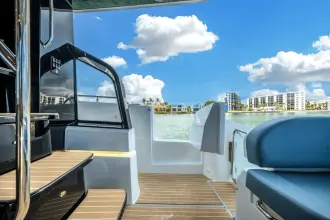 Thumbnail von Cruisers Yachts 57 FLY