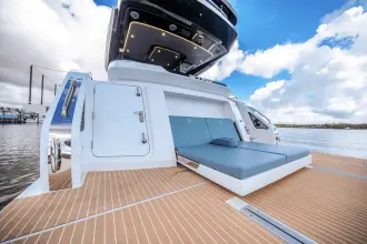 Thumbnail von Cruisers Yachts 57 FLY