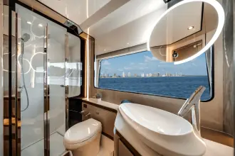 Thumbnail von Cruisers Yachts 57 FLY