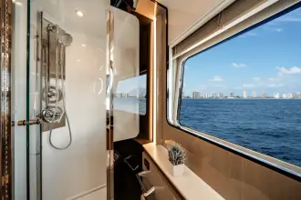 Thumbnail von Cruisers Yachts 57 FLY