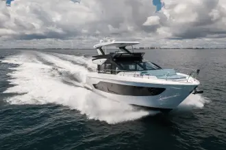 Thumbnail von Cruisers Yachts 57 FLY