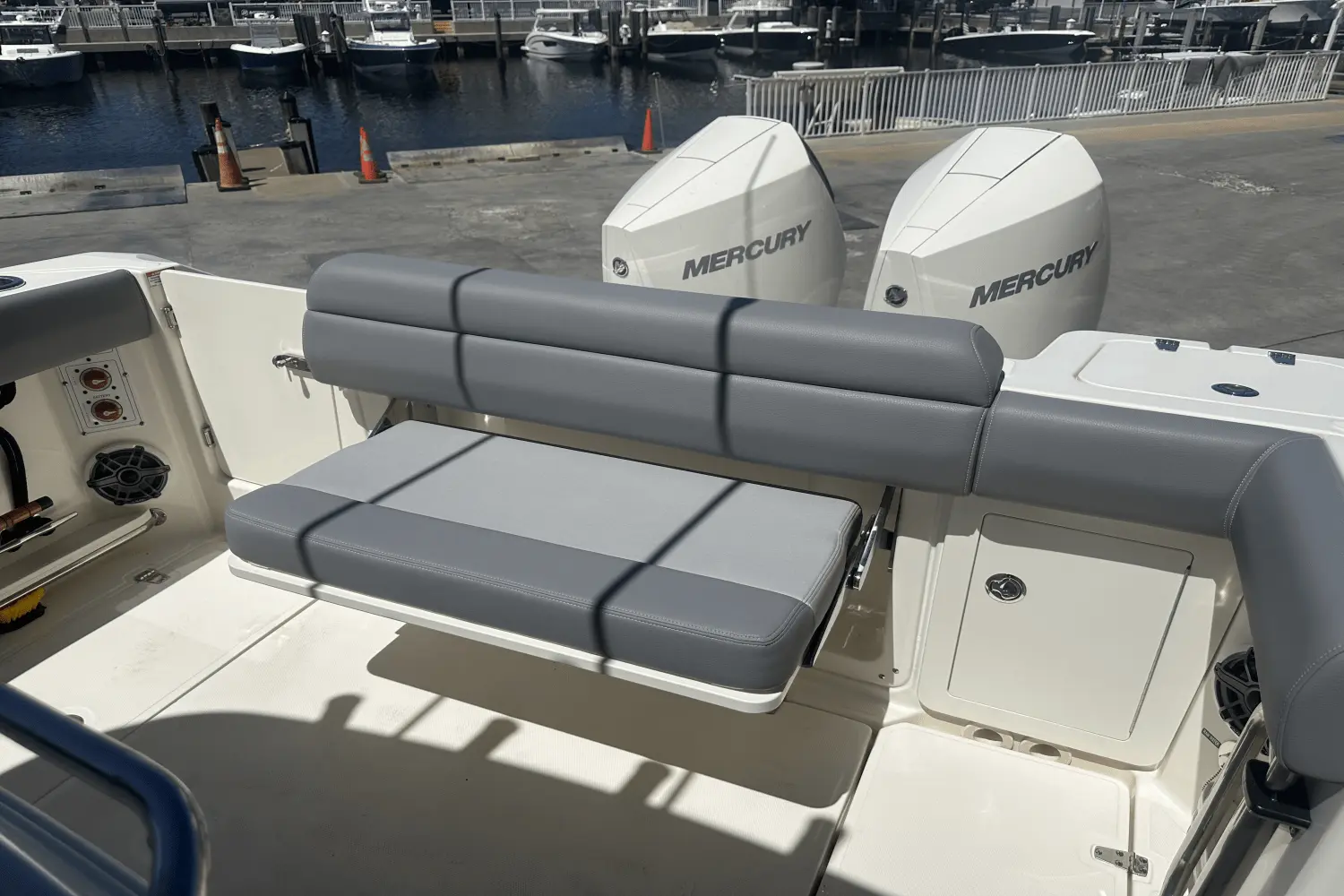 Thumbnail von Boston Whaler 280 Outrage