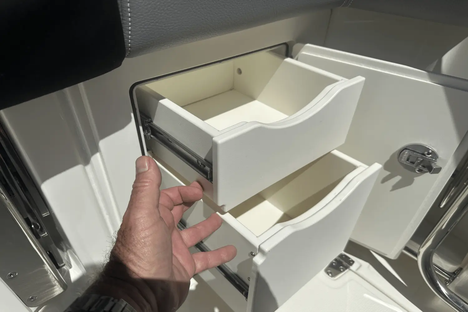 Thumbnail von Boston Whaler 280 Outrage