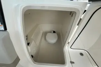 Thumbnail von Boston Whaler 240 Vantage