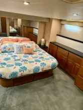 Thumbnail von Viking 72 Convertible