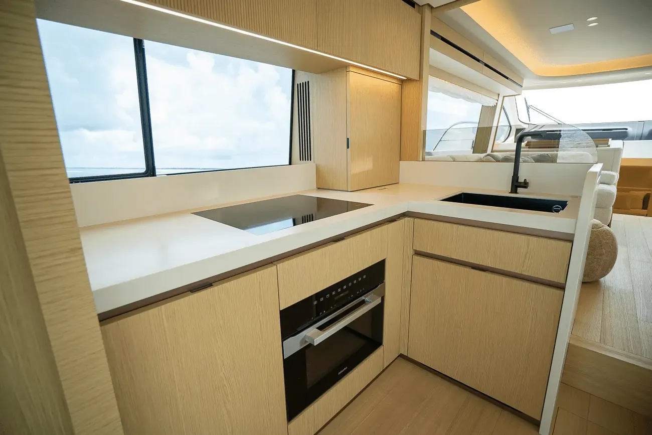 Thumbnail von Azimut 62