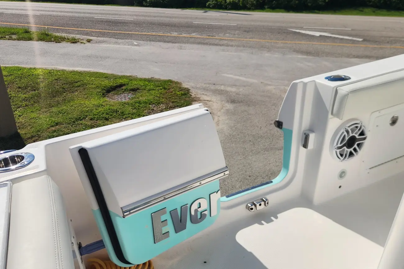 Thumbnail von Everglades 235 CC