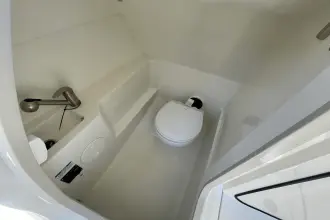 Thumbnail von Boston Whaler 240 Vantage