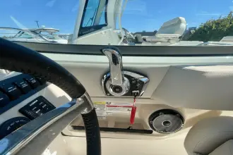 Thumbnail von Boston Whaler 240 Vantage