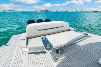 Thumbnail von Cruisers Yachts 50 GLS OB