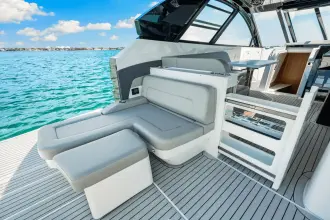 Thumbnail von Cruisers Yachts 50 GLS OB