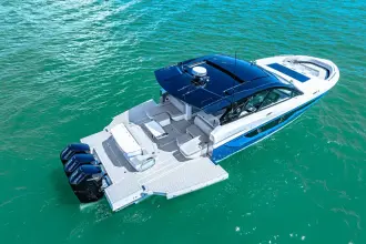 Thumbnail von Cruisers Yachts 50 GLS OB