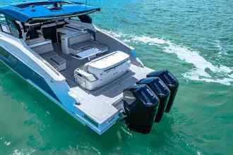 Thumbnail von Cruisers Yachts 50 GLS OB