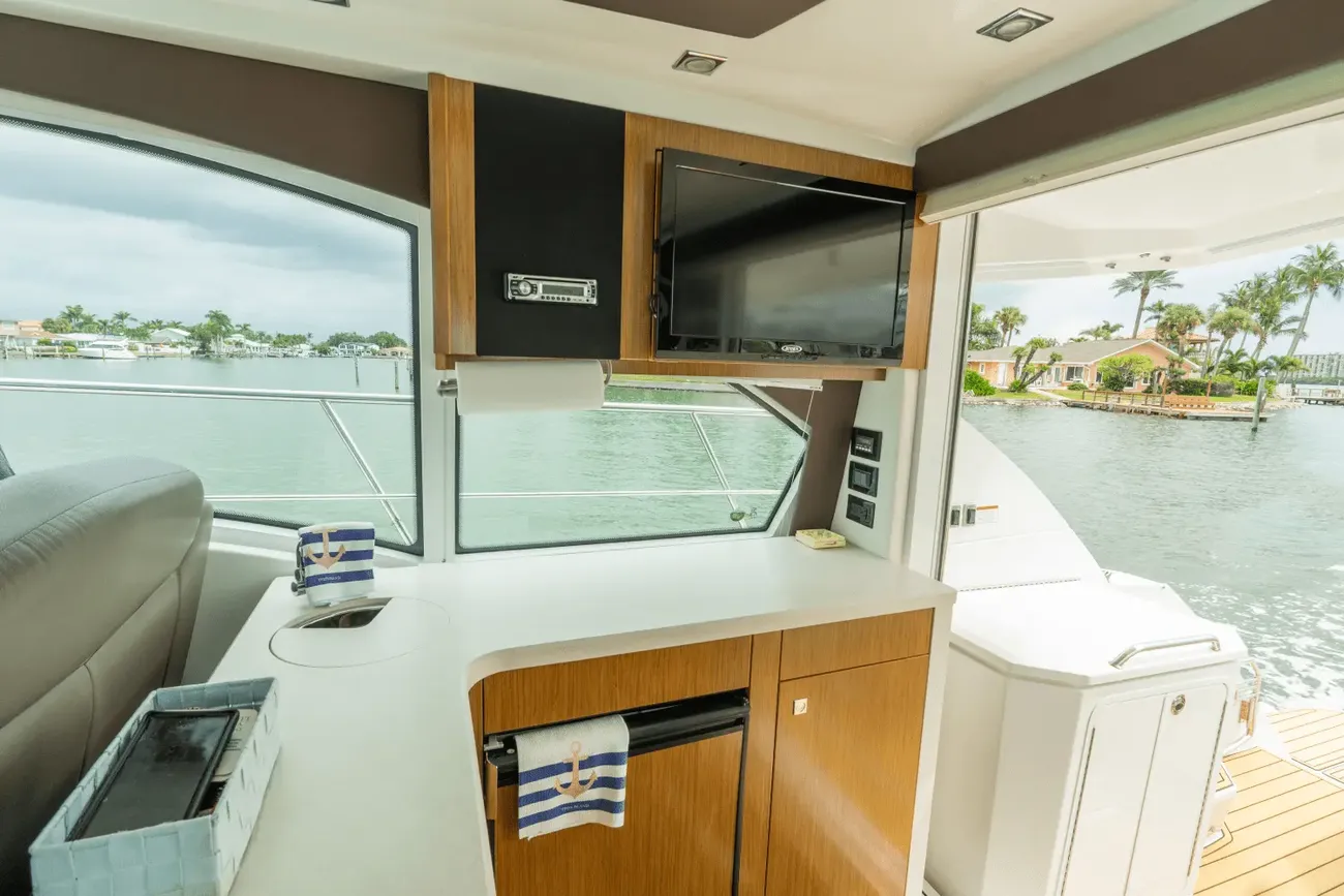 Thumbnail von Cruisers Yachts 42 Cantius
