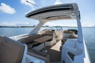 Thumbnail von Sea Ray SLX 350