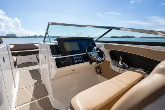 Thumbnail von Sea Ray SLX 350