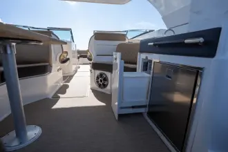 Thumbnail von Sea Ray SLX 350