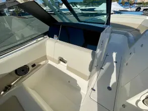 Thumbnail von Boston Whaler 240 Vantage