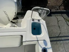 Thumbnail von Boston Whaler 240 Vantage