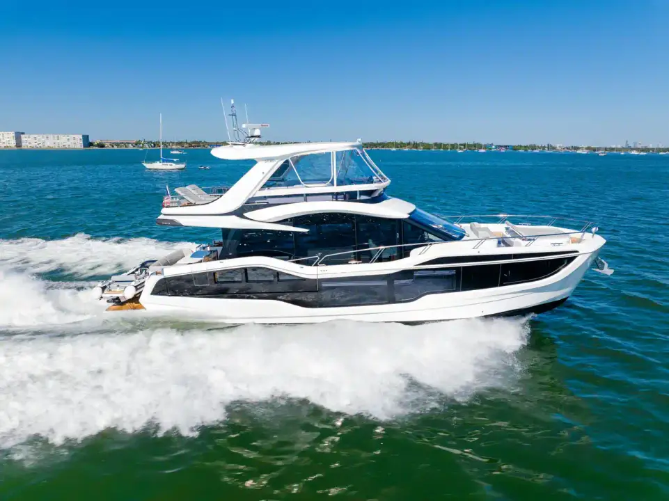 Galeon 560 FLY