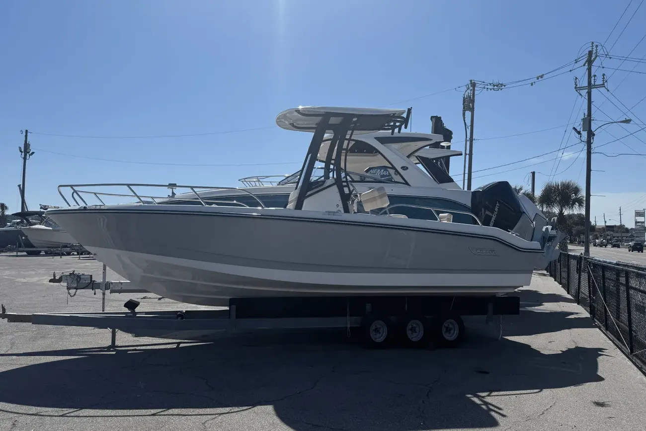 Boston Whaler 250 Dauntless