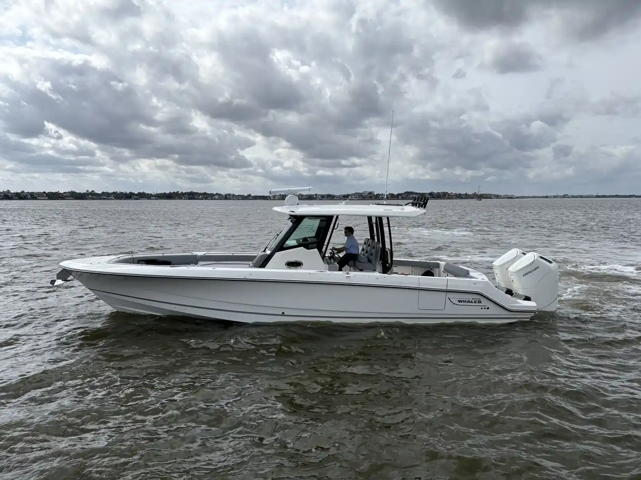 Boston Whaler 360 Outrage