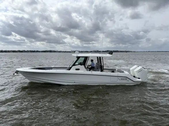 Boston Whaler 360 Outrage