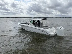 Thumbnail von Boston Whaler 360 Outrage