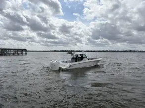 Thumbnail von Boston Whaler 360 Outrage