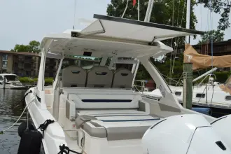 Thumbnail von Tiara Yachts 34 LS Encore