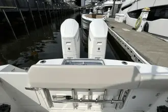 Thumbnail von Boston Whaler 360 Outrage
