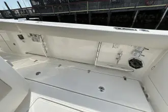 Thumbnail von Boston Whaler 360 Outrage