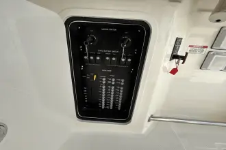 Thumbnail von Boston Whaler 360 Outrage