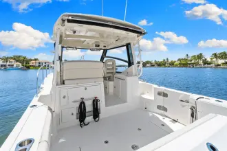 Thumbnail von Boston Whaler 325 Conquest
