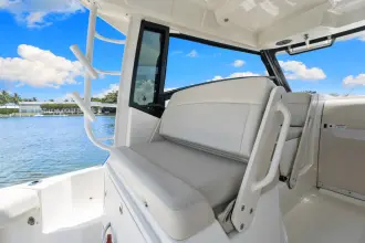 Thumbnail von Boston Whaler 325 Conquest