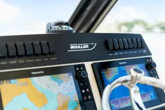 Thumbnail von Boston Whaler 325 Conquest