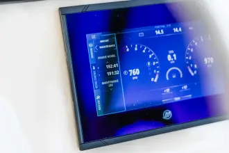 Thumbnail von Boston Whaler 325 Conquest