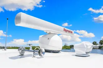 Thumbnail von Boston Whaler 325 Conquest