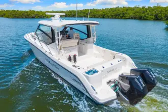 Thumbnail von Boston Whaler 325 Conquest