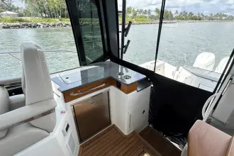 Thumbnail von Boston Whaler 365 Conquest