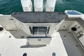 Thumbnail von Boston Whaler 365 Conquest